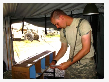A Uniformed Man Places Mail Into Cardboard Boxes - Army Mail Man, HD Png Download, Free Download