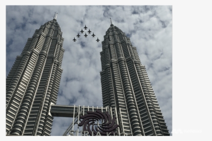 South Korea"s Black Eagles Perform Fly-by Over Kuala - Petronas Twin Towers, HD Png Download, Free Download