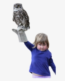 Personan Angry Girl Holding An Owl - Girl Holding Owl, HD Png Download, Free Download