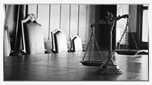Law Scale On Top Of The Table Inside Court Office - Hecho Y Acto Juridico, HD Png Download, Free Download