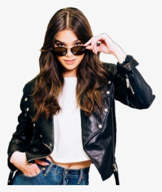 Hailee Steinfeld And Girl Image - Prive Revaux The Victoria, HD Png Download, Free Download