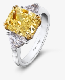 25 Fancy Yellow Diamond Ring With Trilliant Cut Diamonds - Fancy Yellow Radiant Cut Diamond Ring, HD Png Download, Free Download