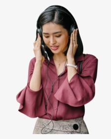 Girl Holding Headphones, HD Png Download, Free Download
