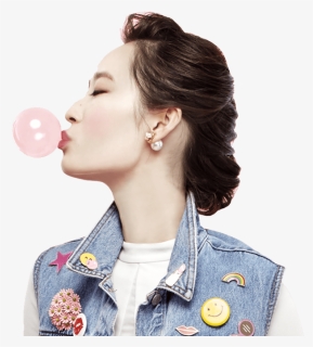 Hr Model Blowing A Pink Bubble - Benefit Cosmetics Model, HD Png Download, Free Download