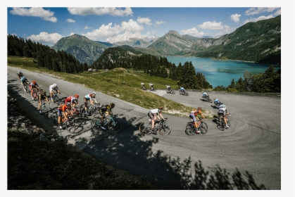 El Pelotón Desciende A Través Del Paisaje Alpino - Pyrenees Mountains Tour De France, HD Png Download, Free Download